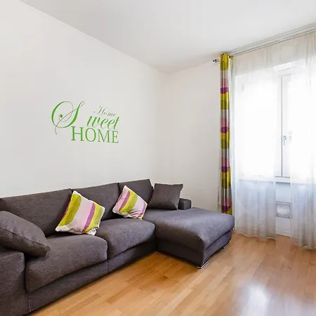 Apartment Joivy Lovely Flat For 4 With Balcony Near Porta Romana Milan