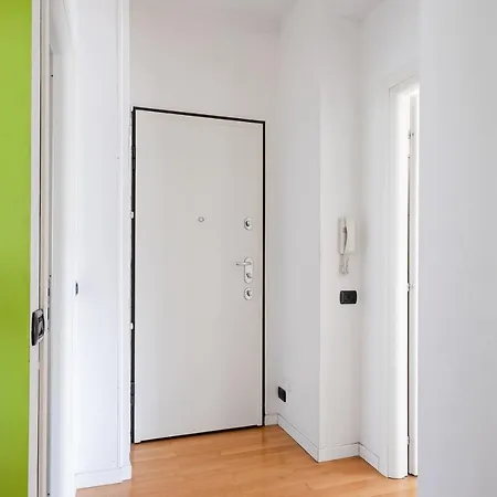 Apartment Joivy Lovely Flat For 4 With Balcony Near Porta Romana Milan